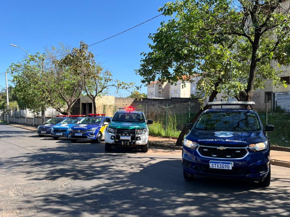 Foto 3 de 5 — Operação Matricial: Helicóptero Águia apoia ação com 50 policiais no Residencial dos Oitis, em Araraquara